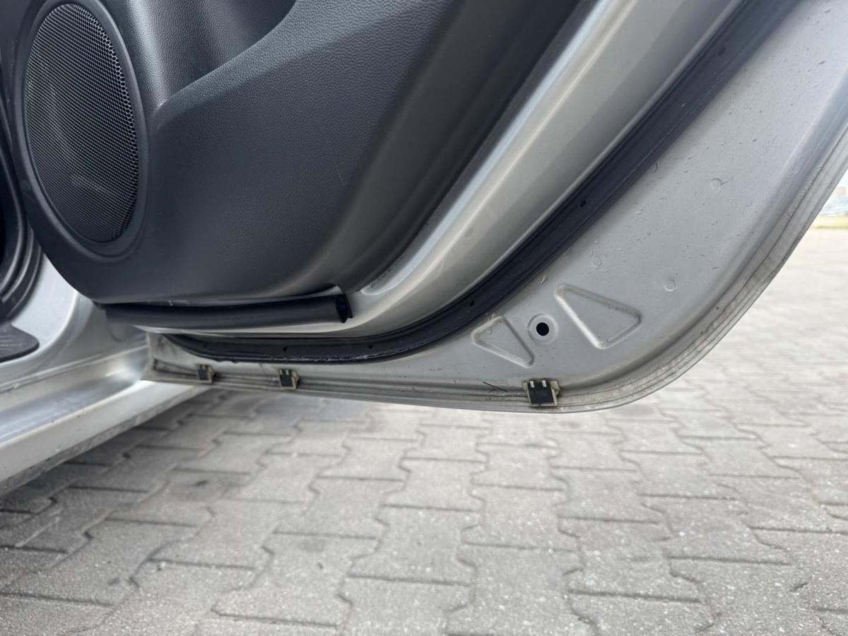 Mazda 3 BK original T&uuml;r hinten rechts Silber 4-T&uuml;rer Limousine Rohbau Bj.2004